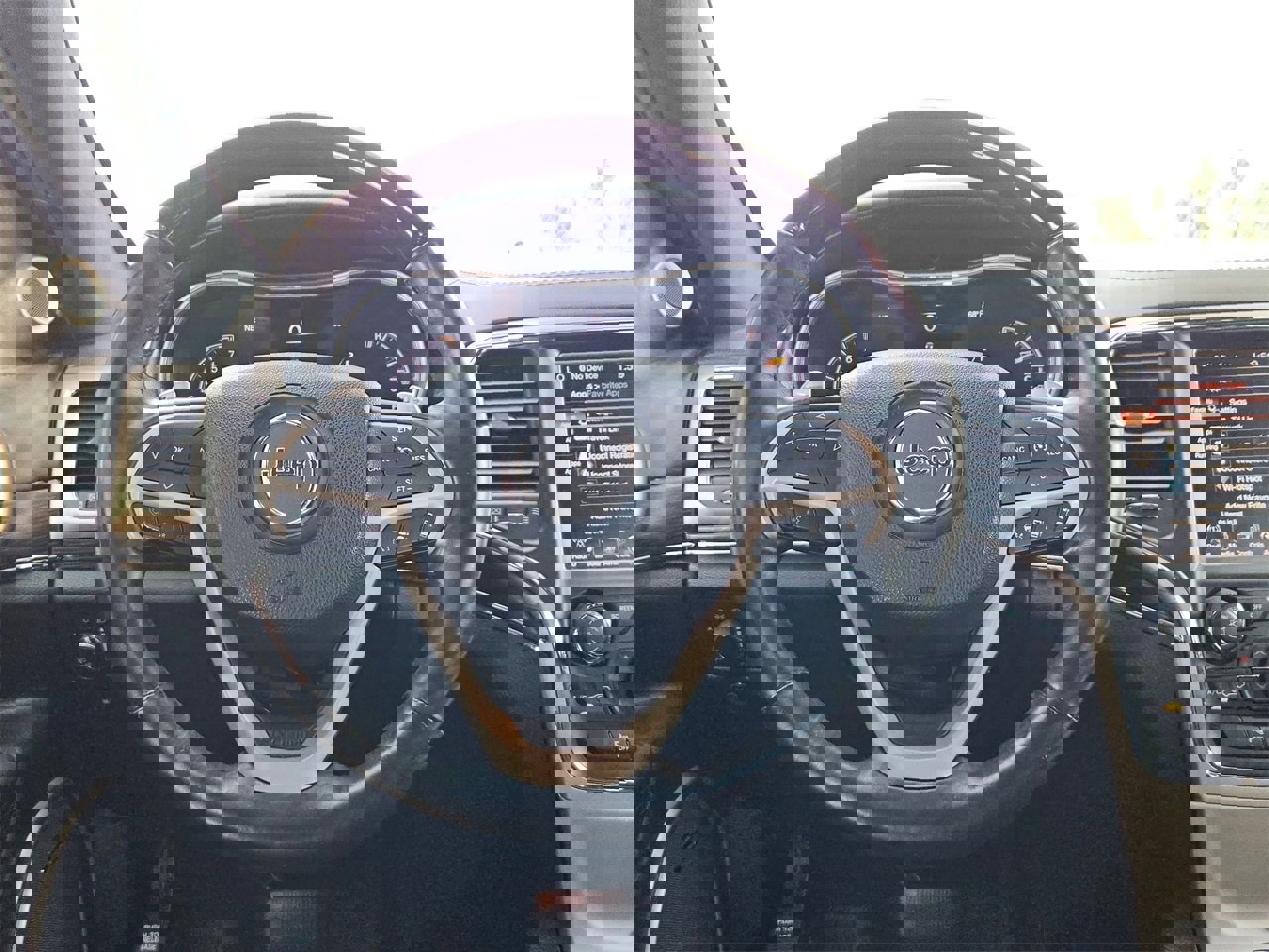 Used 2015 Jeep Grand Cherokee Summit image 10