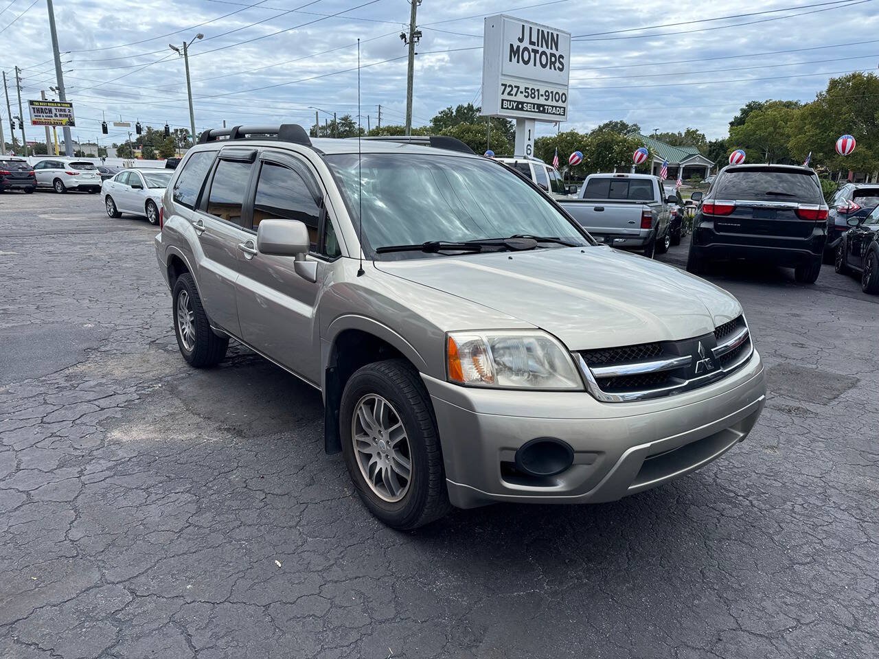 Used 2008 Mitsubishi Endeavor SE FWD image 2