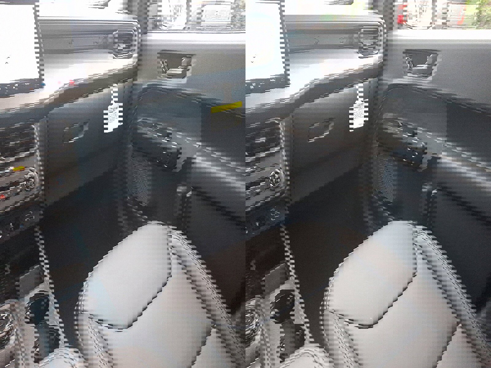 New 2025 Ford Maverick Lariat w/ Black Appearance Package image 18