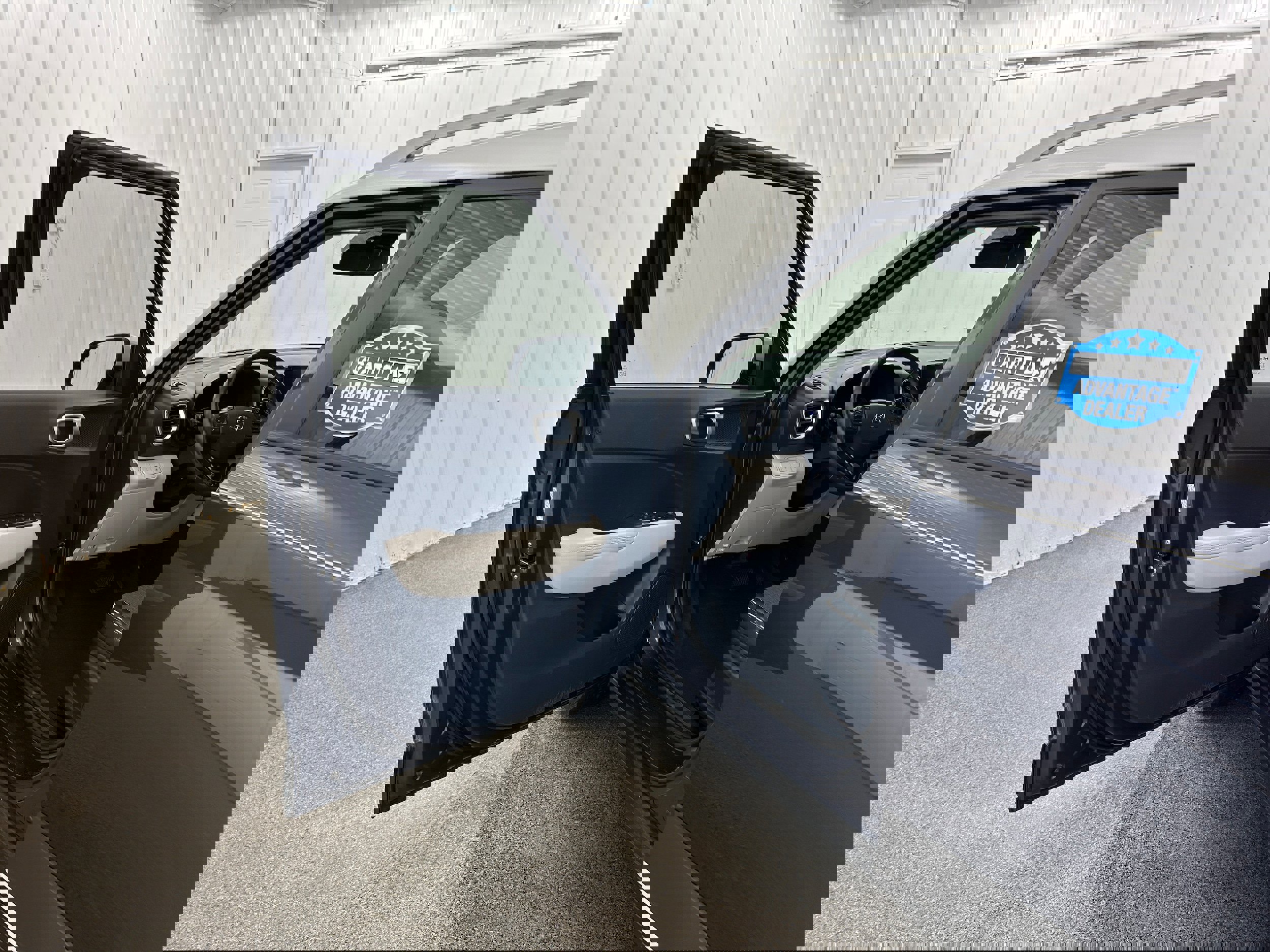 Used 2021 Hyundai Venue w/ Cargo Package FWD image 23