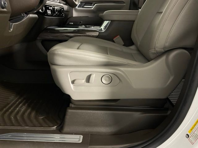 Used 2025 Chevrolet Silverado 2500 LTZ w/ LTZ Convenience Package image 31