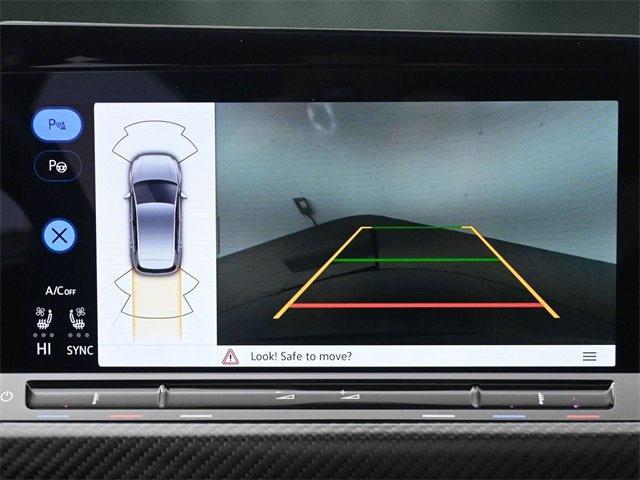 Used 2024 Volkswagen Golf R image 29