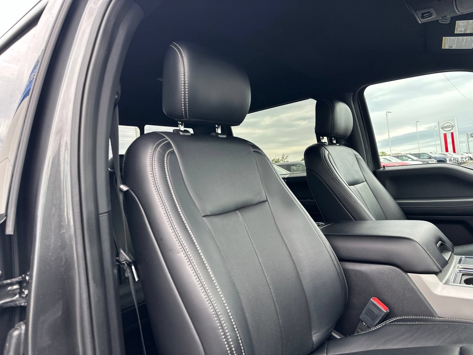 Used 2019 Ford F150 Lariat w/ Equipment Group 502A Luxury AWD/4WD image 41