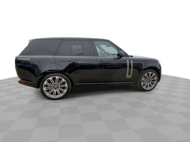 Used 2025 Land Rover Range Rover SE AWD/4WD image 3