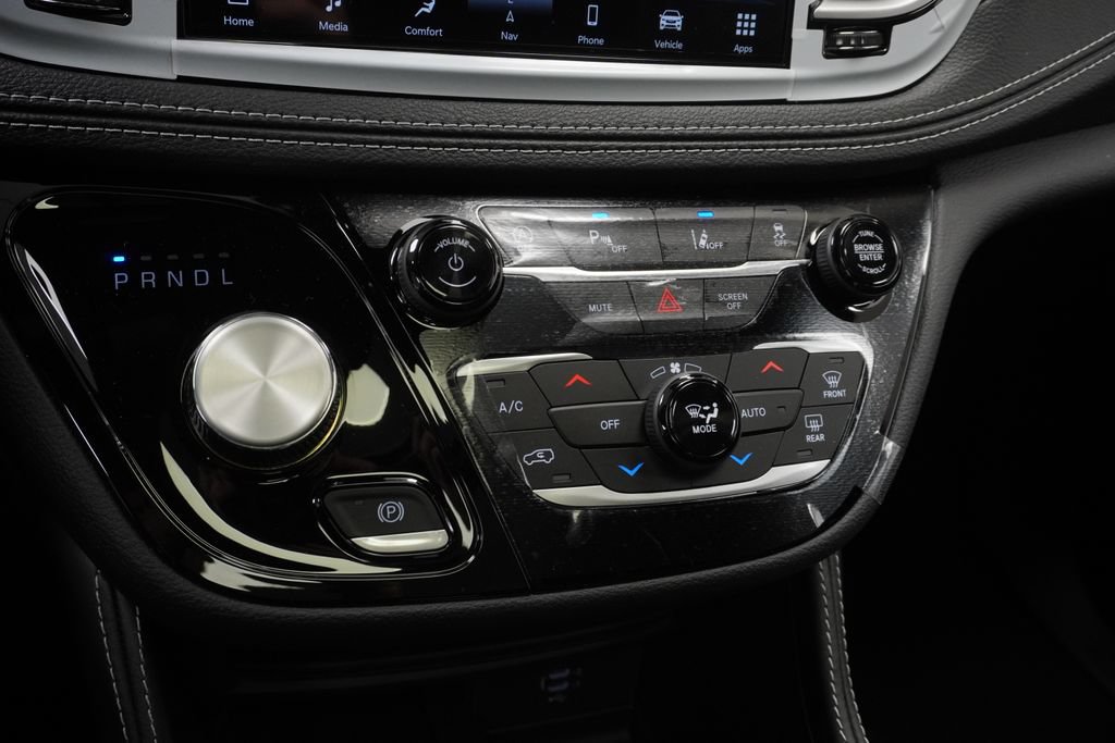 New 2027 Chrysler Pacifica Limited AWD/4WD image 26