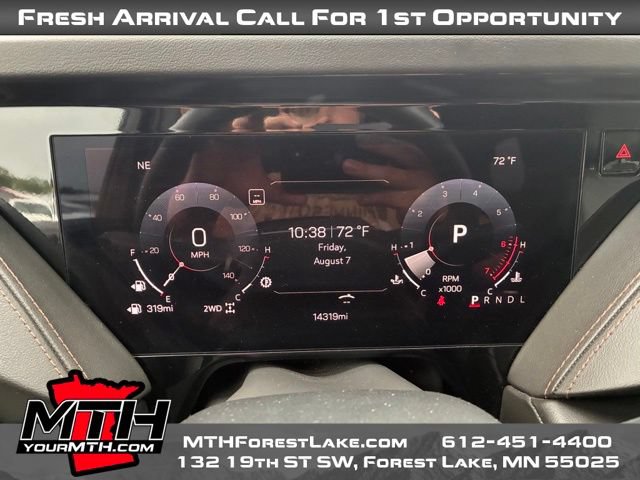 Used 2025 GMC Yukon AT4 AWD/4WD image 14