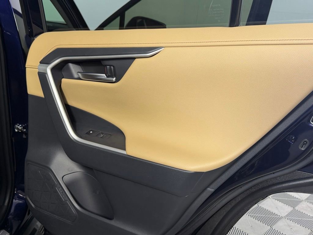 Used 2025 Toyota RAV4 Limited w/ Advanced Technology Package image 28