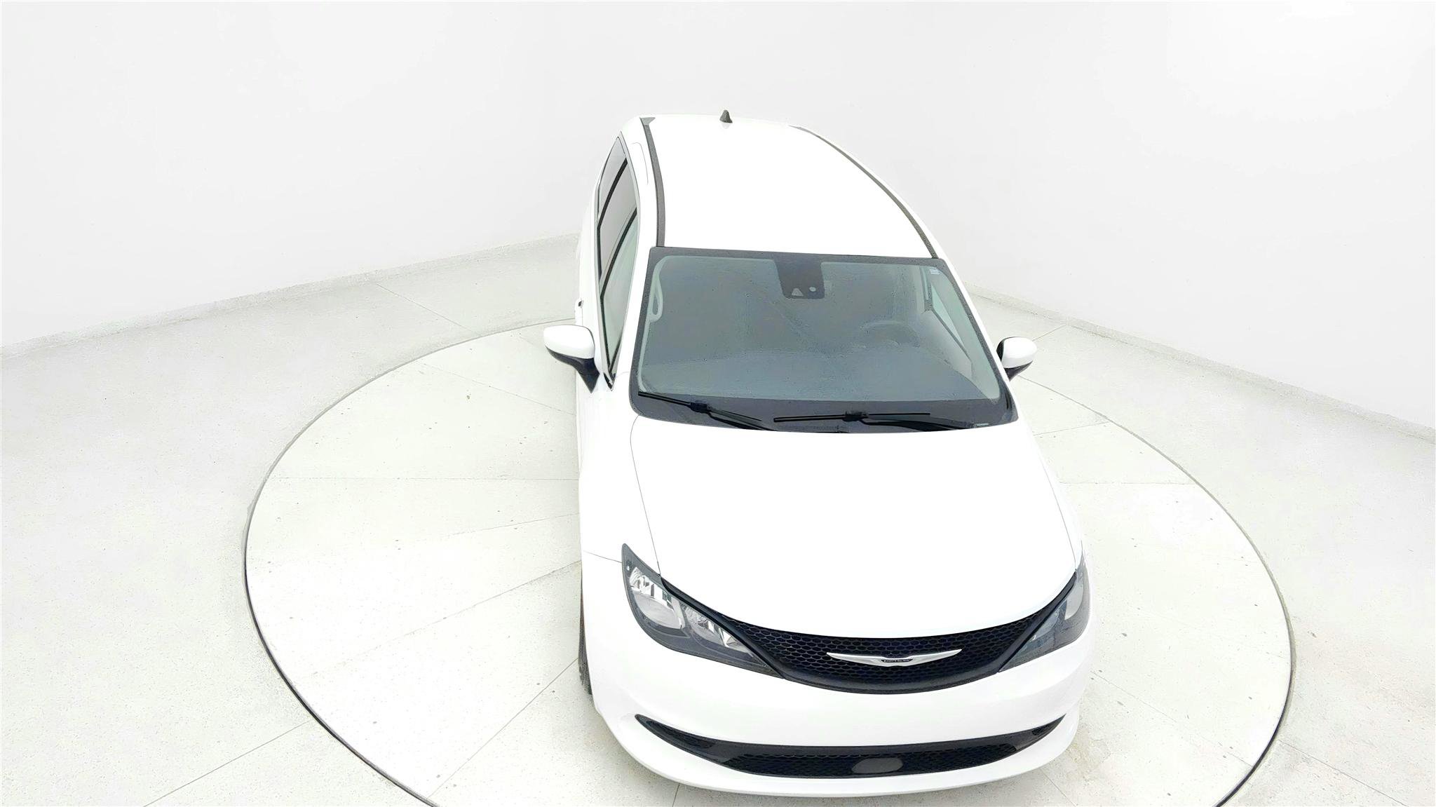 Used 2023 Chrysler Voyager LX FWD image 20