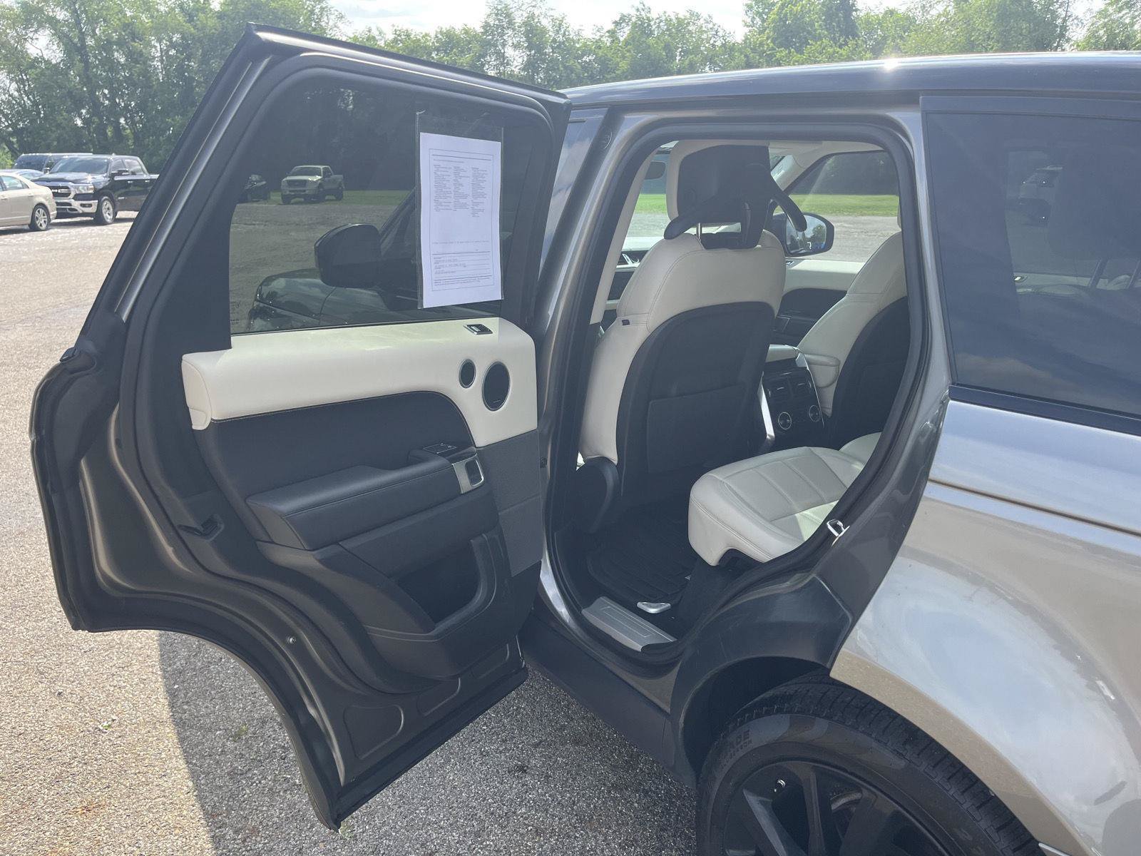 Used 2020 Land Rover Range Rover Sport HSE AWD/4WD image 27