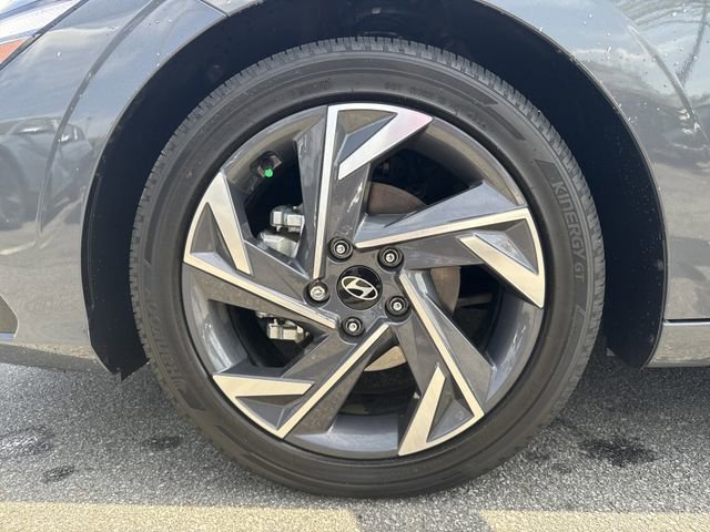 Certified 2025 Hyundai Elantra SEL FWD image 11