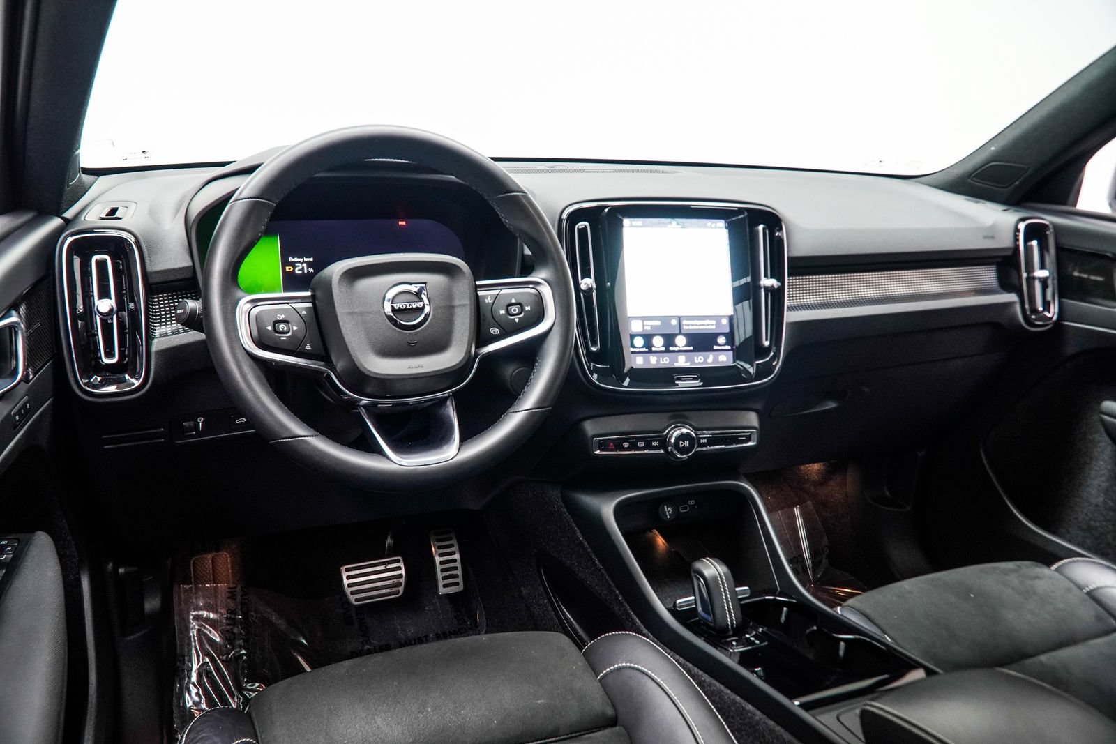 Used 2022 Volvo XC40 P8 Recharge Ultimate AWD/4WD image 17