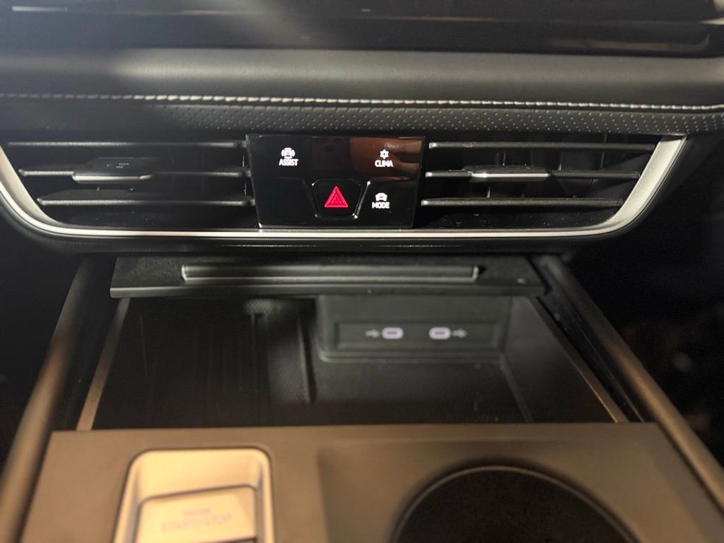 Used 2025 Volkswagen Atlas SE image 14