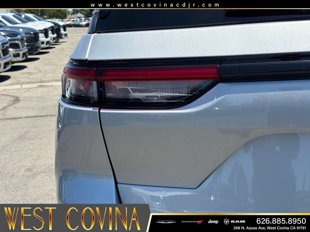 Used 2023 Jeep Grand Cherokee Limited RWD image 14