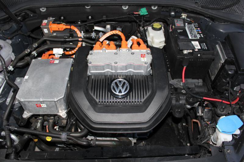 Used 2016 Volkswagen e-Golf SE FWD image 34