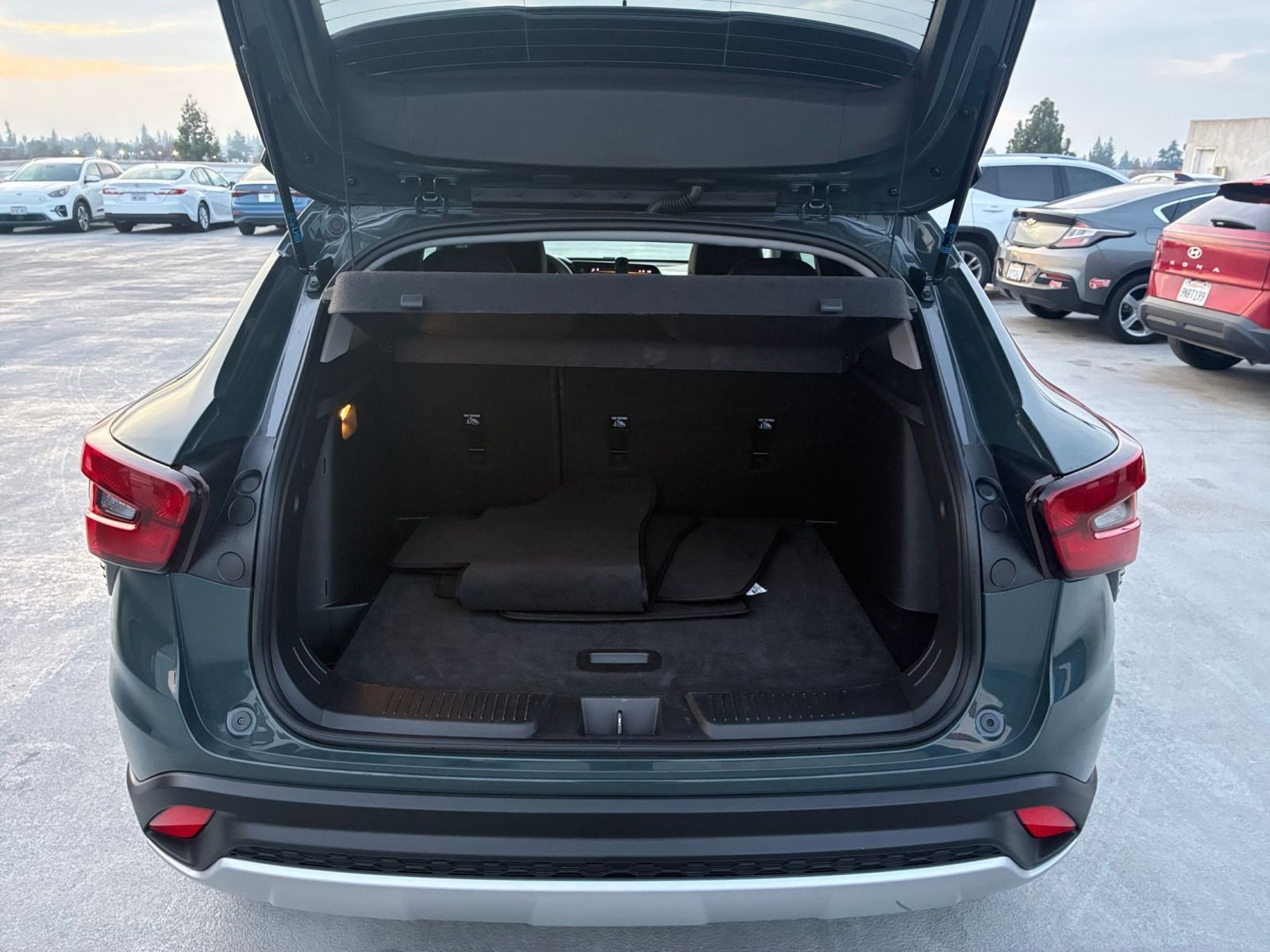 Used 2025 Chevrolet Trax LT image 29