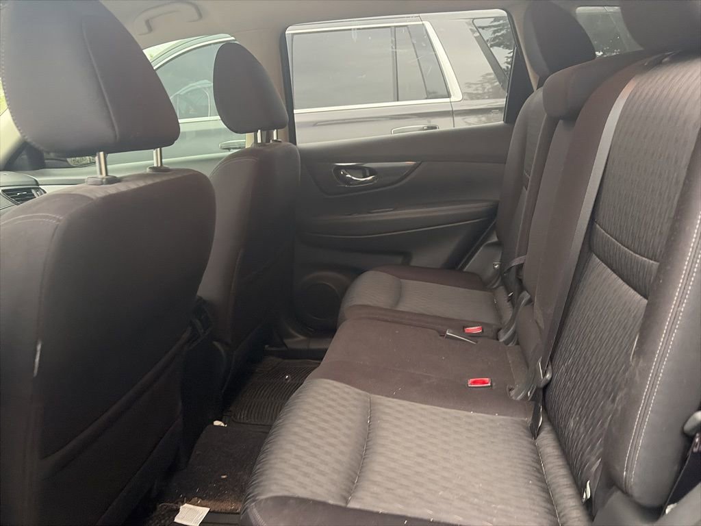 Used 2018 Nissan Rogue SV AWD/4WD image 25