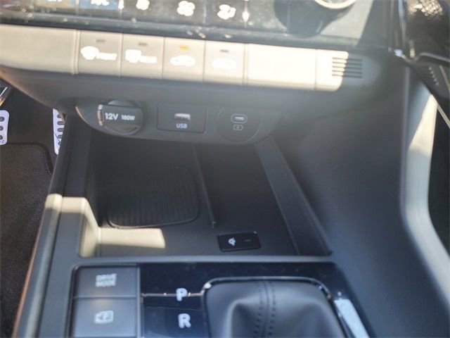 New 2025 Hyundai Elantra SEL FWD image 22