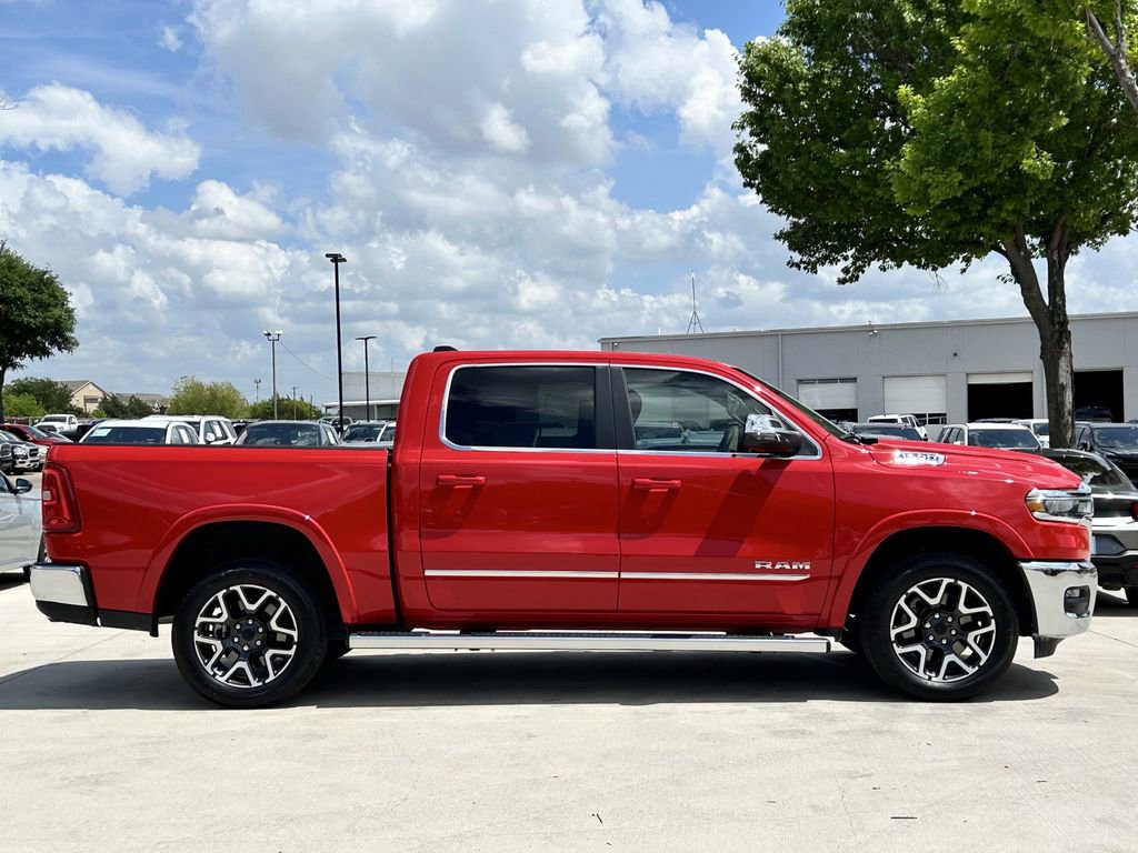 Used 2025 RAM 1500 Laramie AWD/4WD image 3
