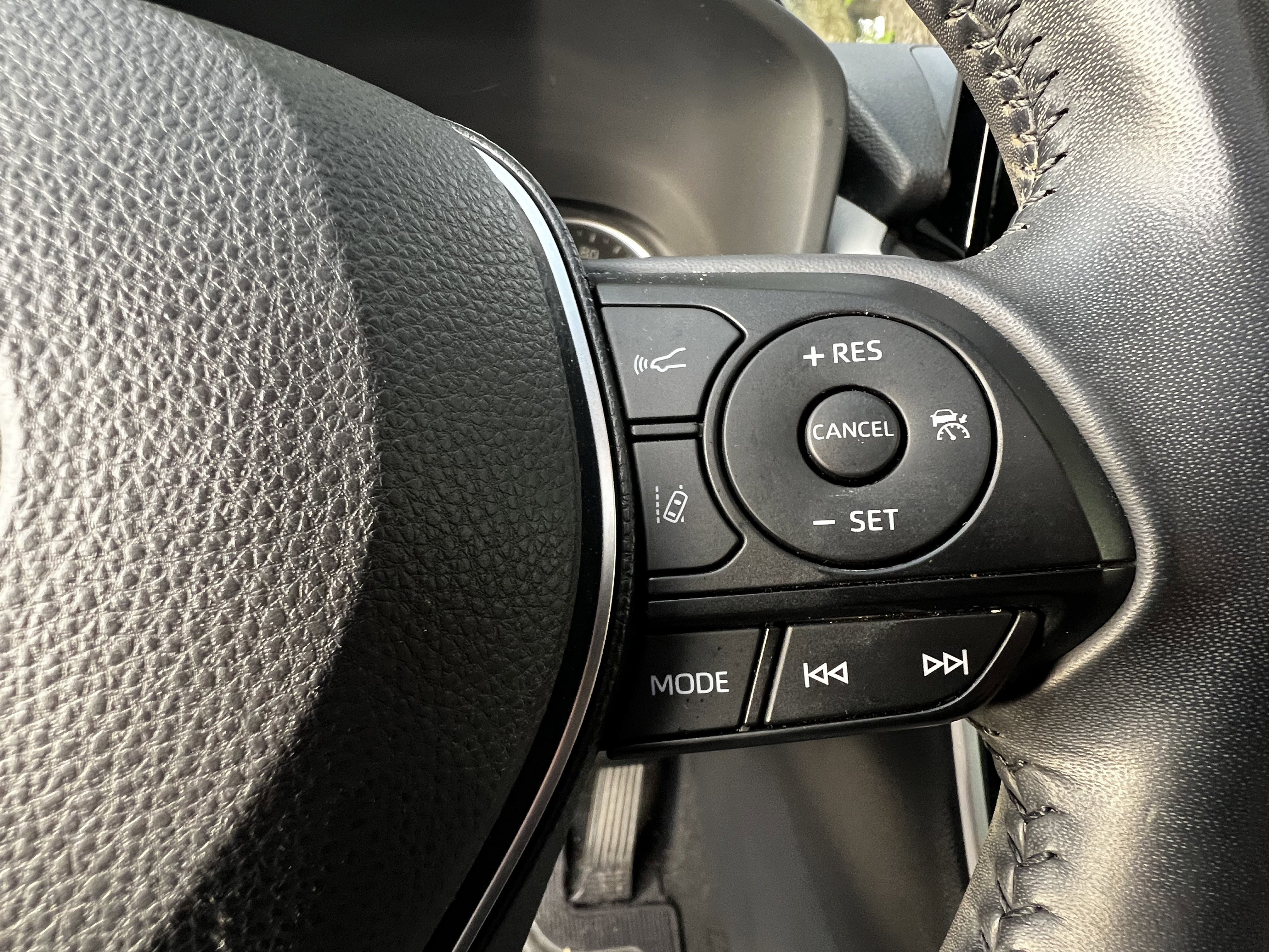 Used 2019 Toyota RAV4 XLE Premium image 20