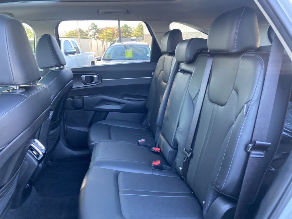 New 2025 Kia Sorento S w/ Panoramic Sunroof Package image 28