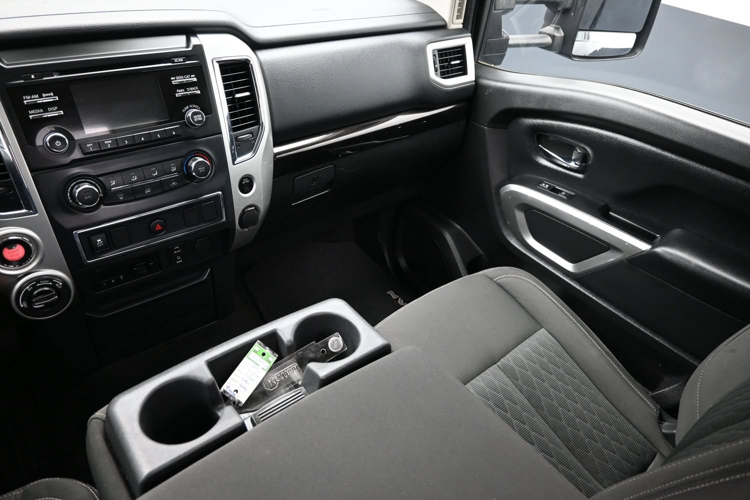 Used 2017 Nissan Titan SV AWD/4WD image 29