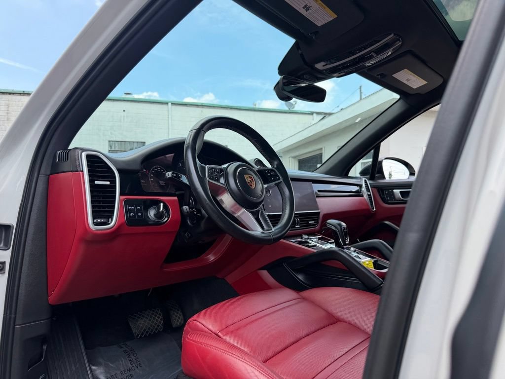 Used 2023 Porsche Cayenne AWD/4WD image 18