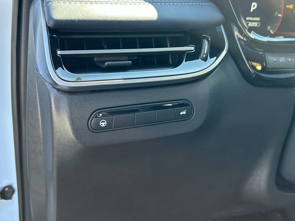 Certified 2026 INFINITI QX60 Sport w/ Dark Cargo Package image 17