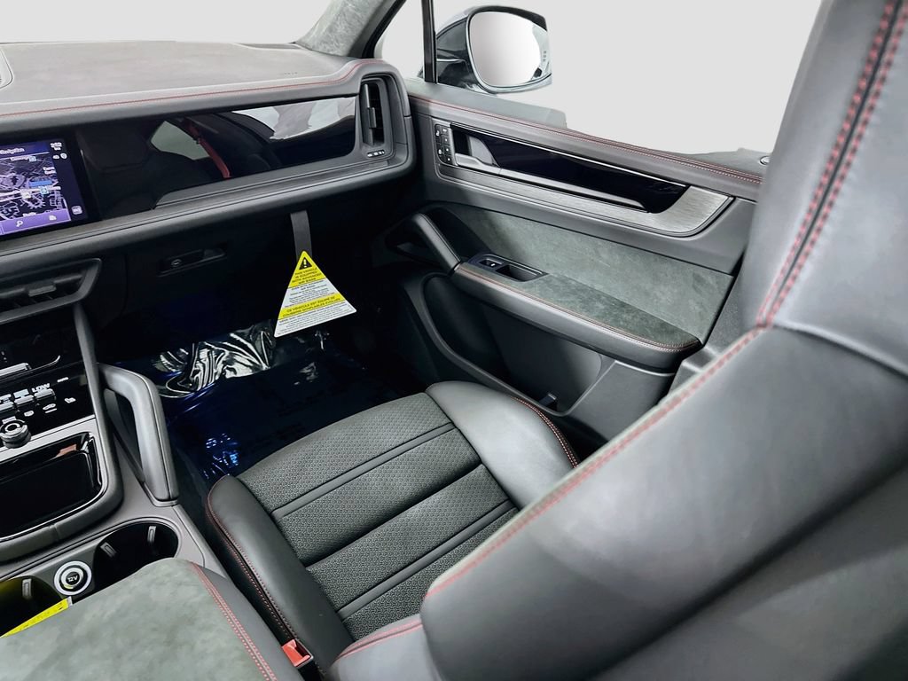 New 2026 Porsche Cayenne GTS AWD/4WD image 25