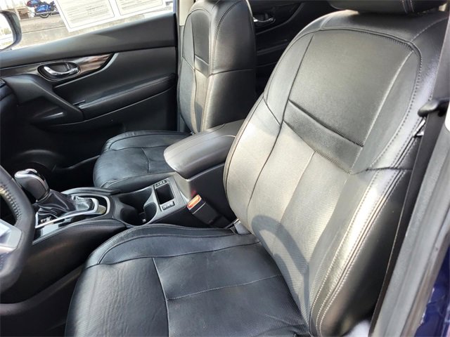 Used 2019 Nissan Rogue SL w/ Premium Package image 4