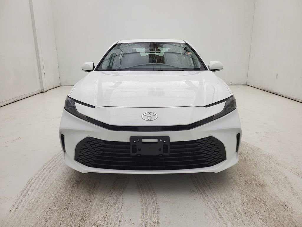 Used 2025 Toyota Camry LE FWD image 18