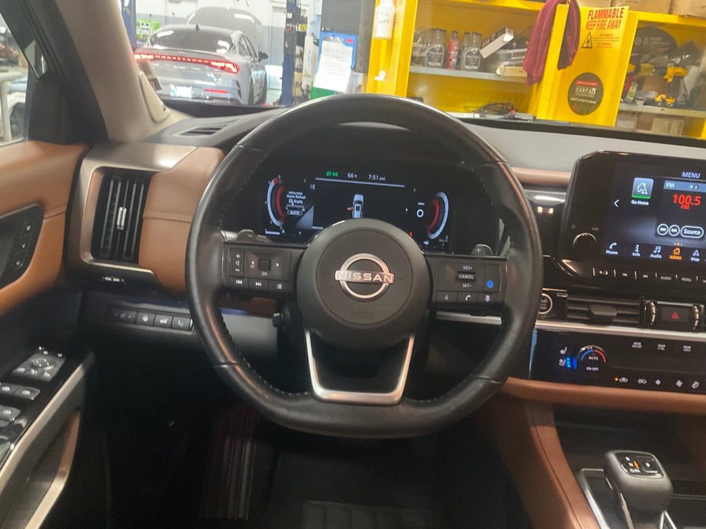Used 2023 Nissan Pathfinder Platinum AWD/4WD image 12