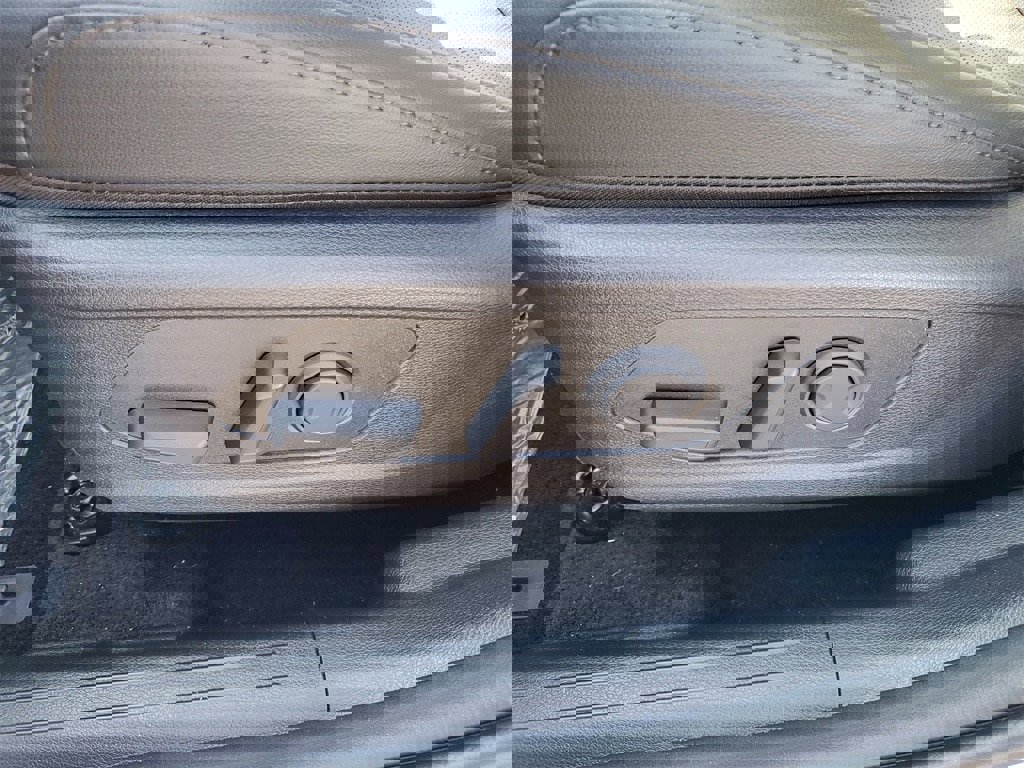 New 2026 Kia Sportage EX w/ EX Panorama Roof Package image 7