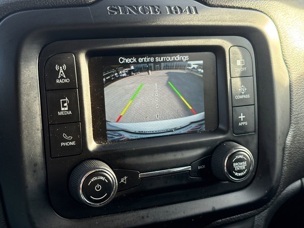 Used 2017 Jeep Renegade Latitude image 24