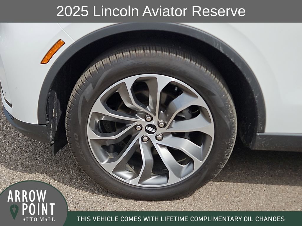 Used 2025 Lincoln Aviator Reserve w/ Luxury Package AWD/4WD image 16