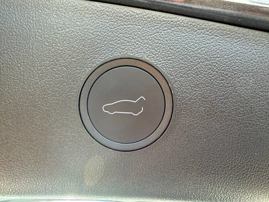 Used 2023 Tesla Model 3 Standard Range image 46