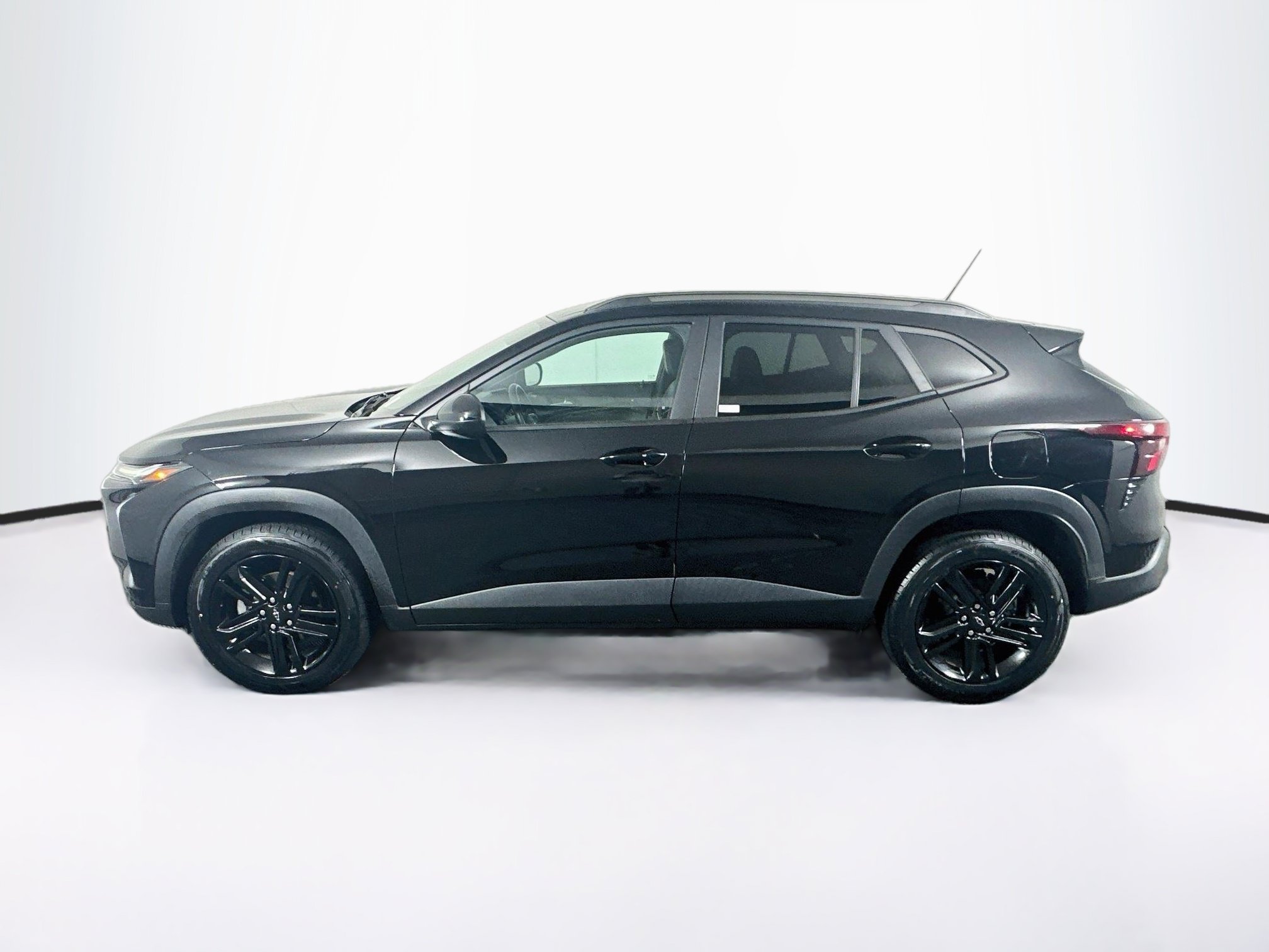 Used 2024 Chevrolet Trax ACTIV w/ Sunroof Package FWD image 4