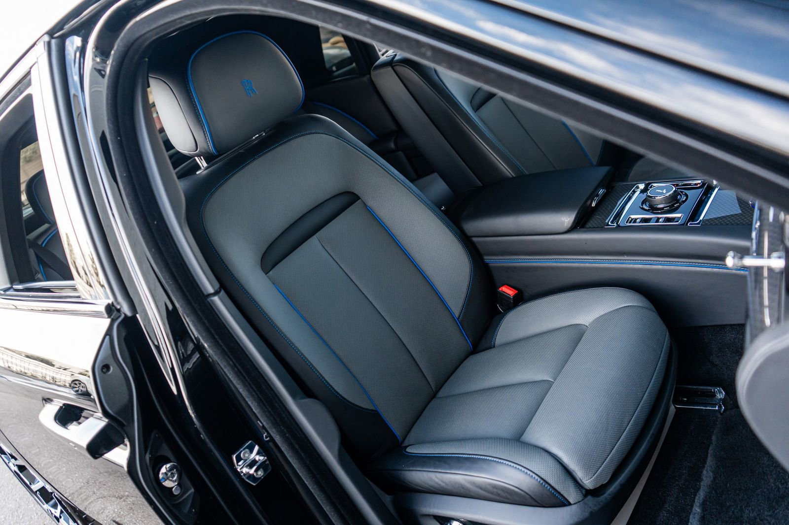 Used 2025 Rolls-Royce Ghost Black Badge image 43