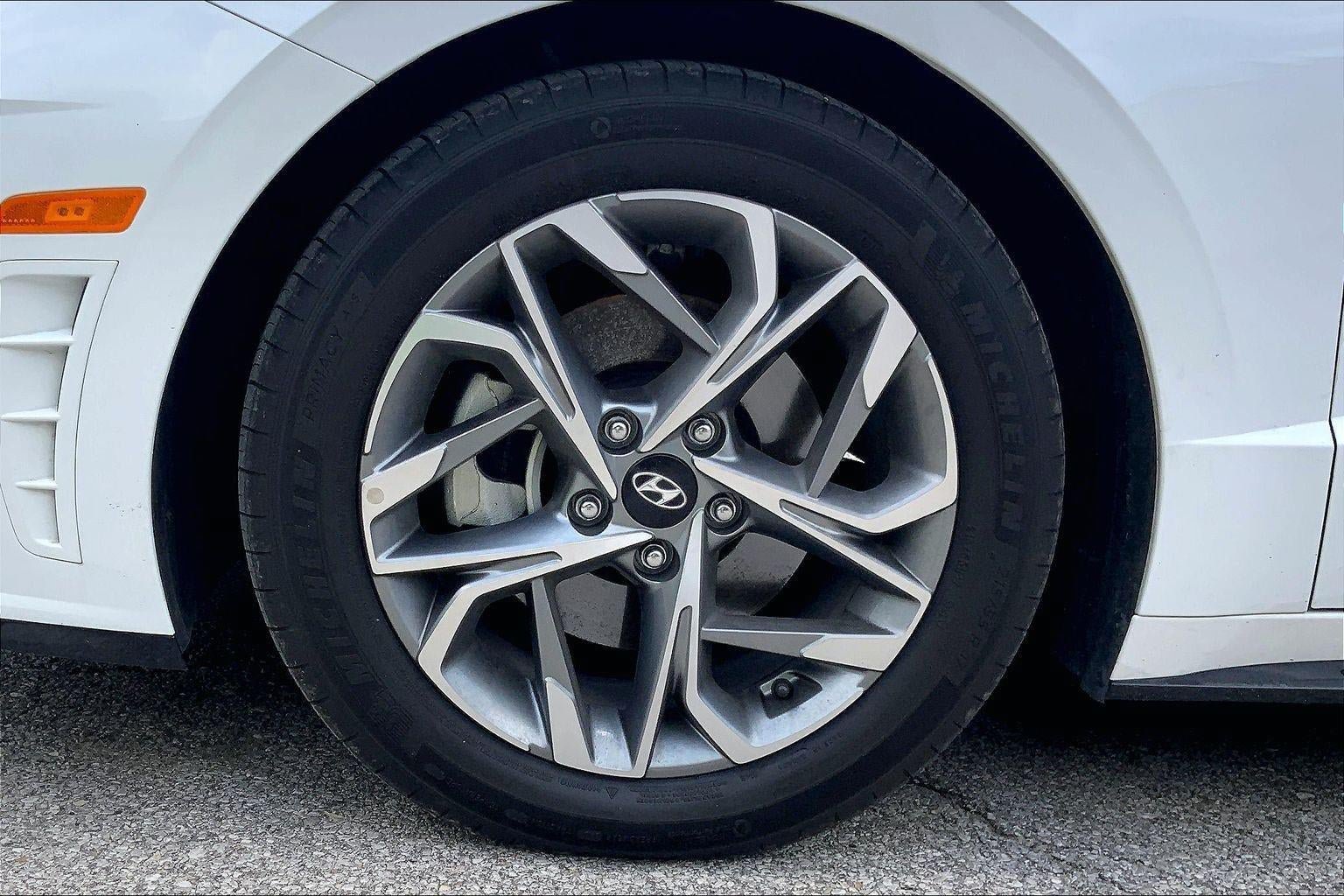 Used 2020 Hyundai Sonata SEL w/ Premium + Sunroof Package FWD image 9