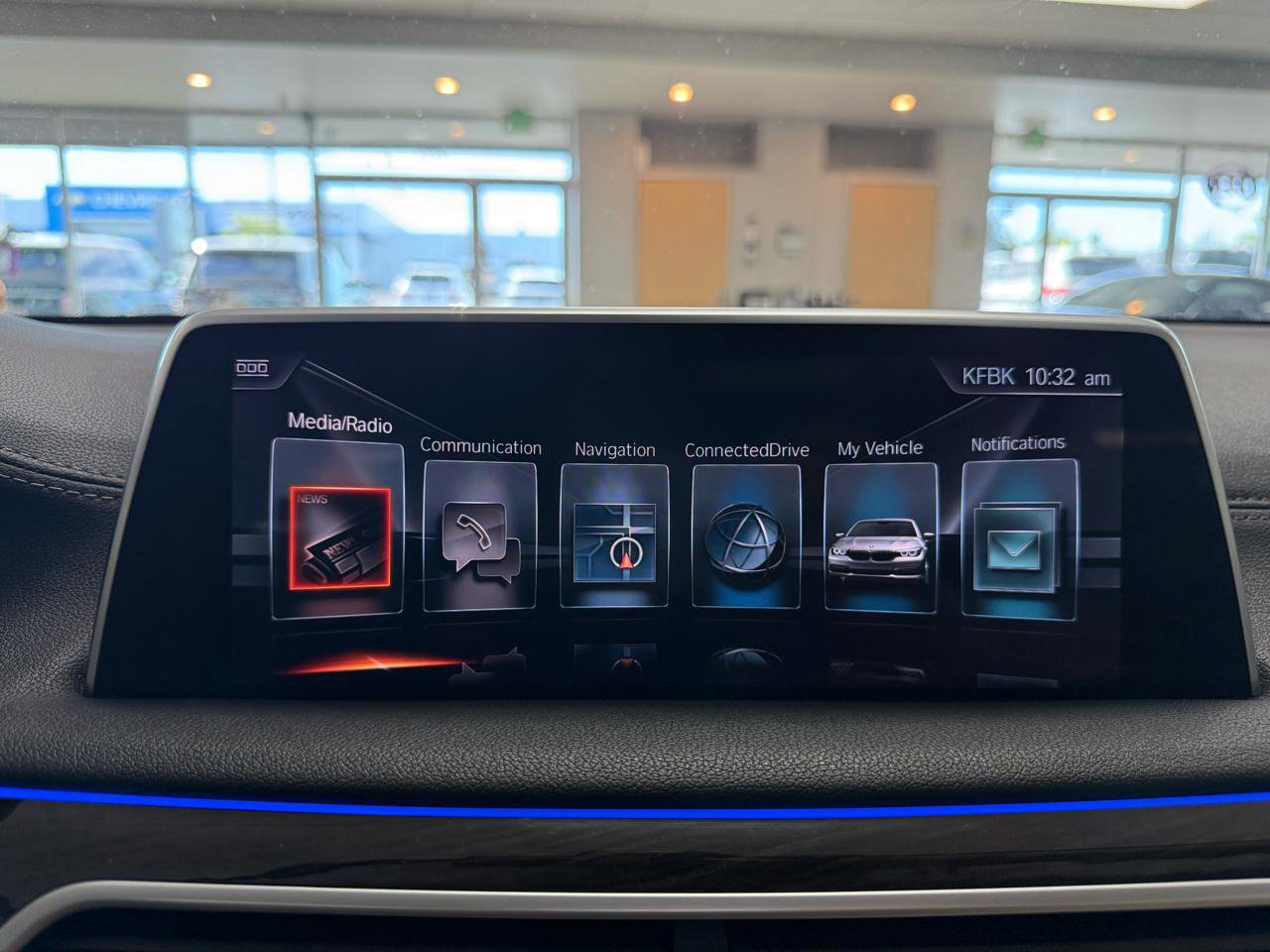 Used 2016 BMW 740i image 14