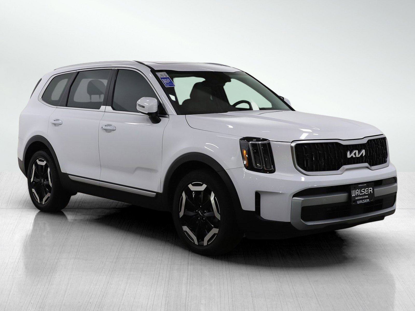 Used 2023 Kia Telluride EX w/ EX Captain's Chair Package image 8