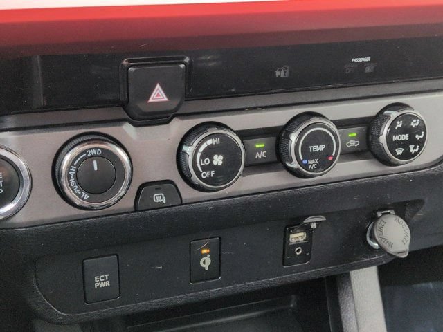 Used 2017 Toyota Tacoma TRD Sport w/ Tow Package (A/T) AWD/4WD image 13