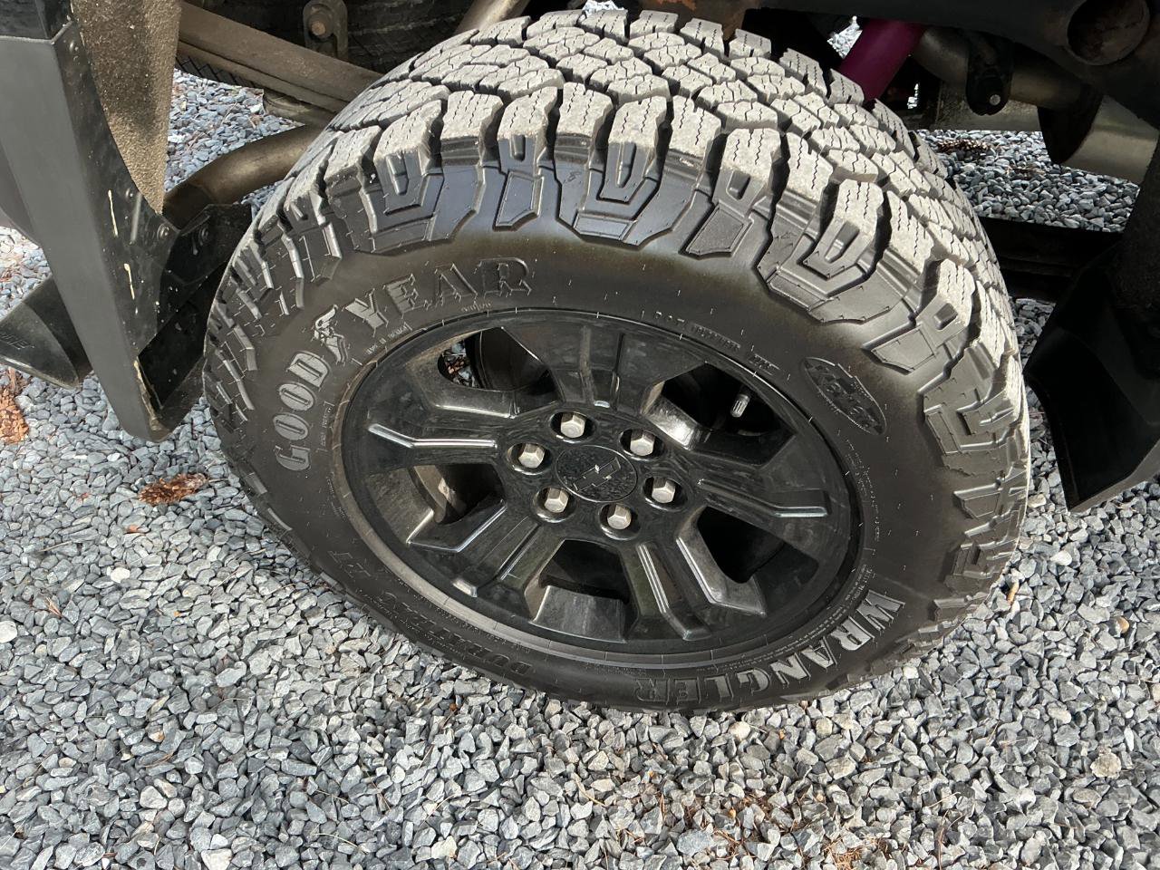 Used 2018 Chevrolet Silverado 1500 LTZ Z71 w/ LTZ Plus Package AWD/4WD image 24