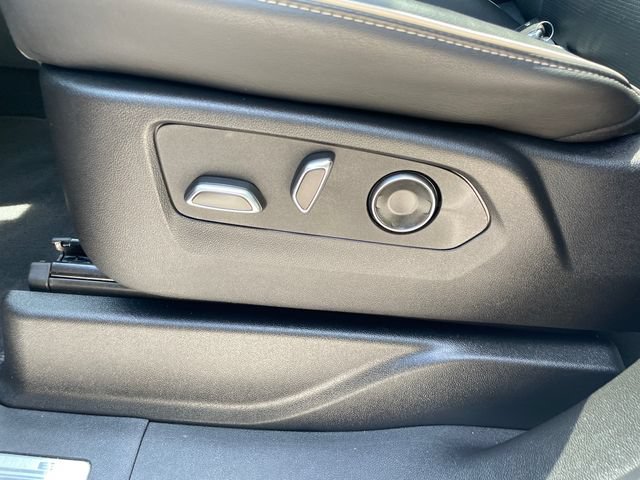 Certified 2024 Cadillac Escalade ESV Premium Luxury AWD/4WD image 44