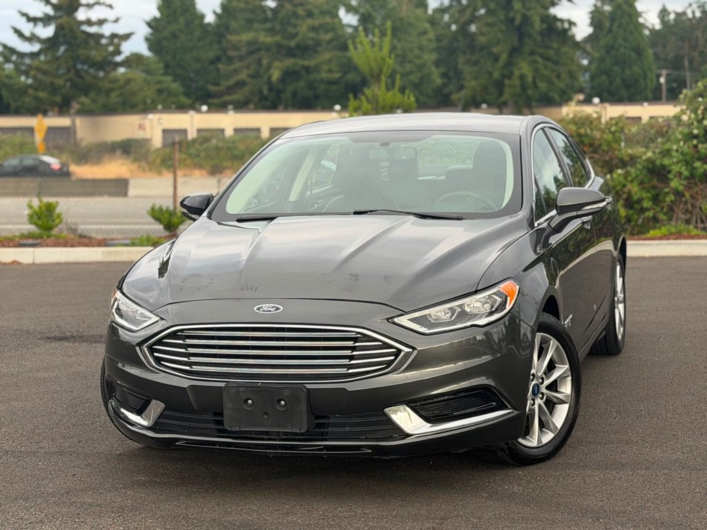 Used 2018 Ford Fusion Energi SE FWD image 1