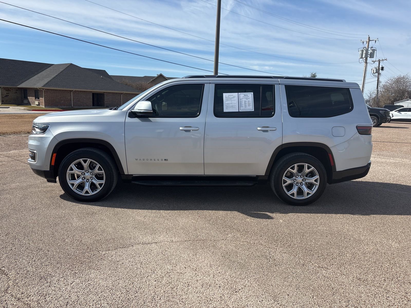 Used 2022 Jeep Wagoneer Series II image 2