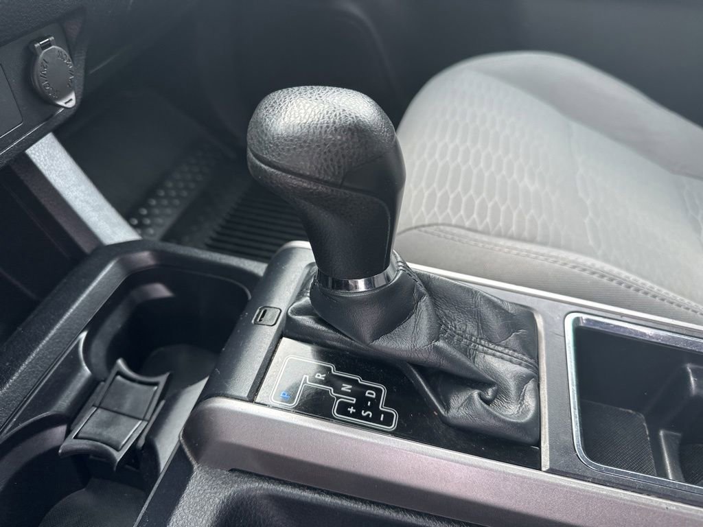 Used 2019 Toyota Tacoma SR5 AWD/4WD image 28