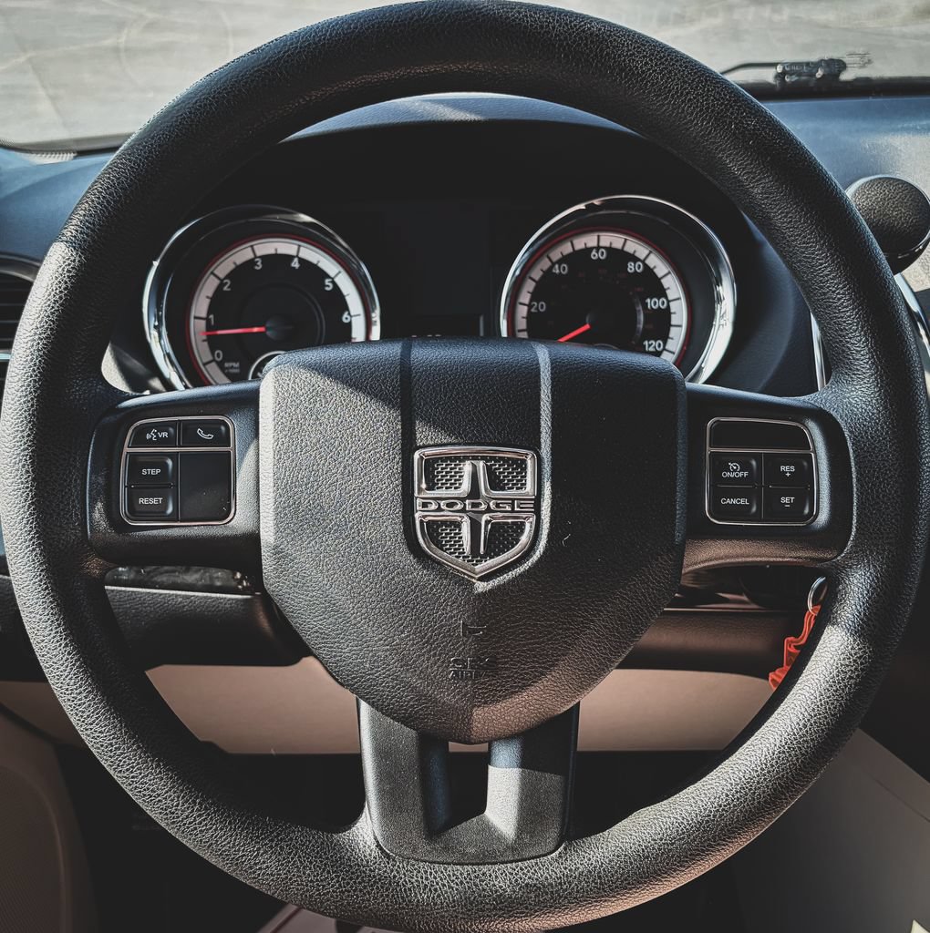 Used 2018 Dodge Grand Caravan SE w/ UConnect Hands-Free Group FWD image 9
