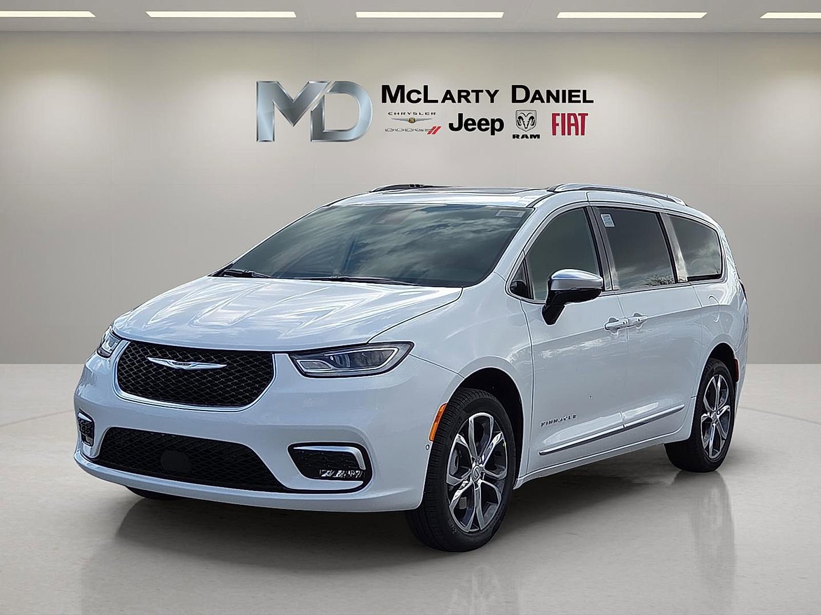 New 2026 Chrysler Pacifica Pinnacle AWD/4WD image 2