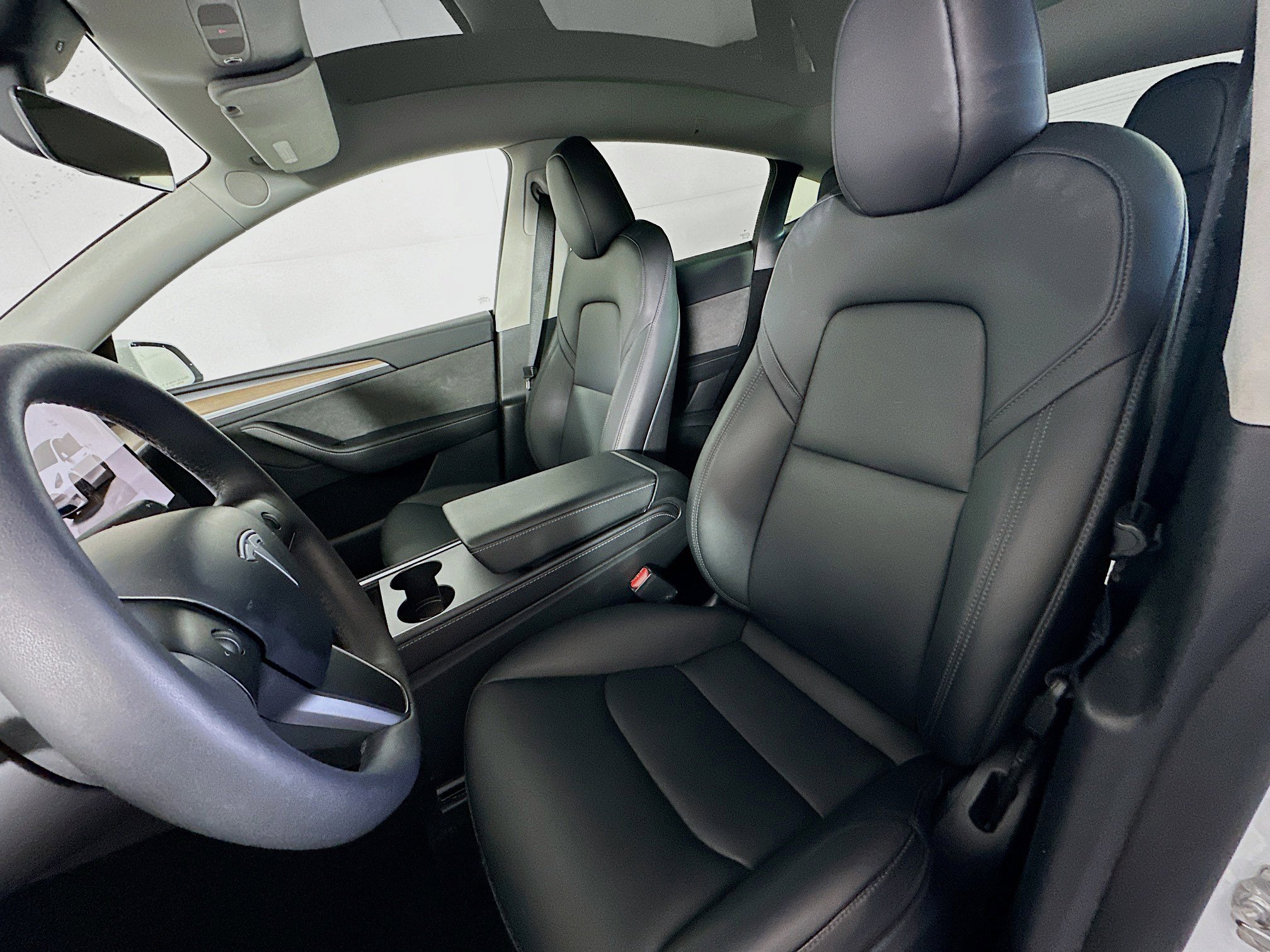 Used 2025 Tesla Model Y Long Range image 13