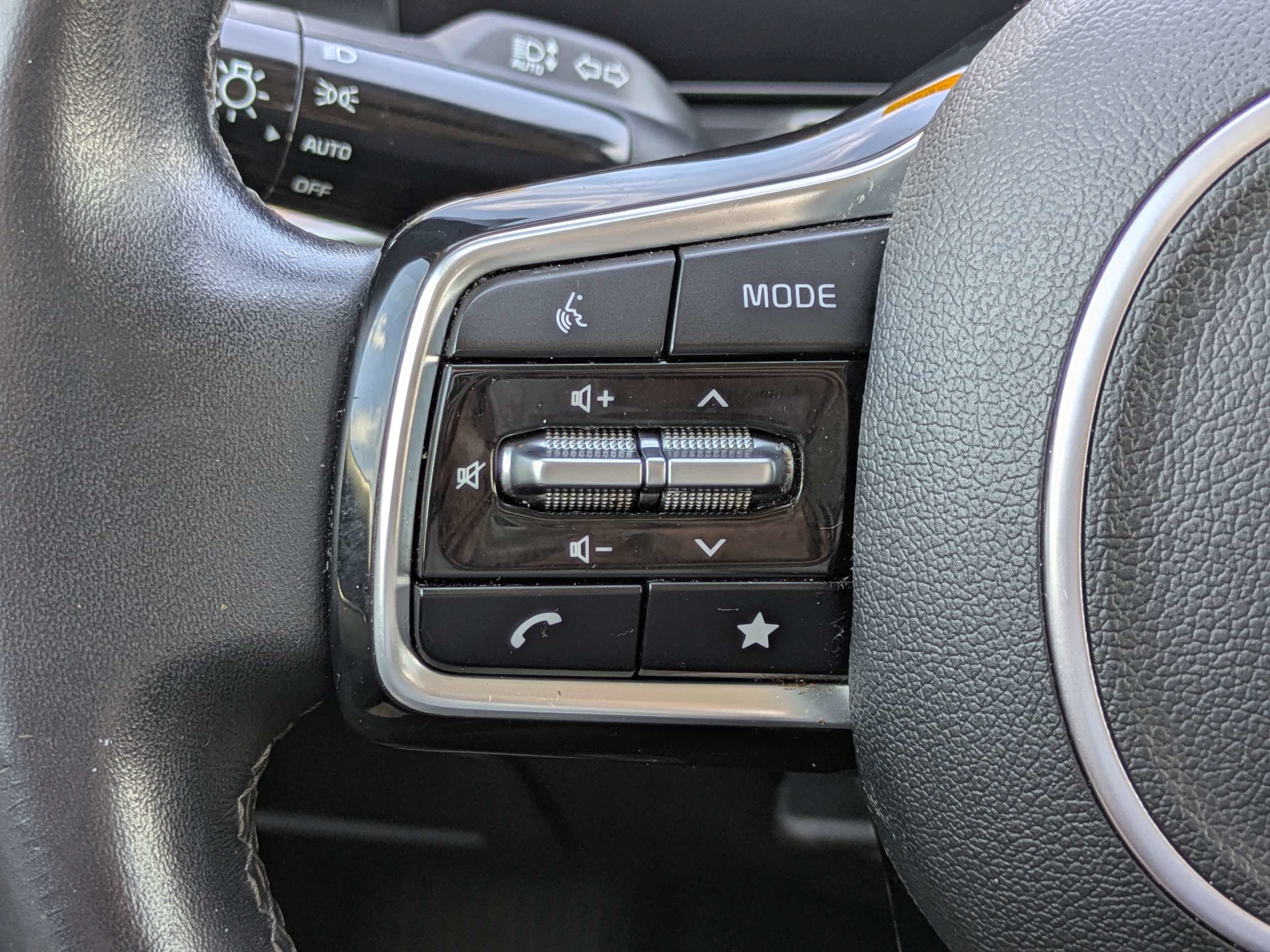 Certified 2025 Kia Sorento S w/ Panoramic Sunroof Package FWD image 26